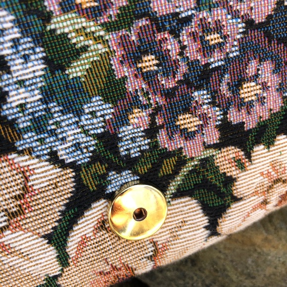 Vintage floral print clutch - Picture 4 of 10